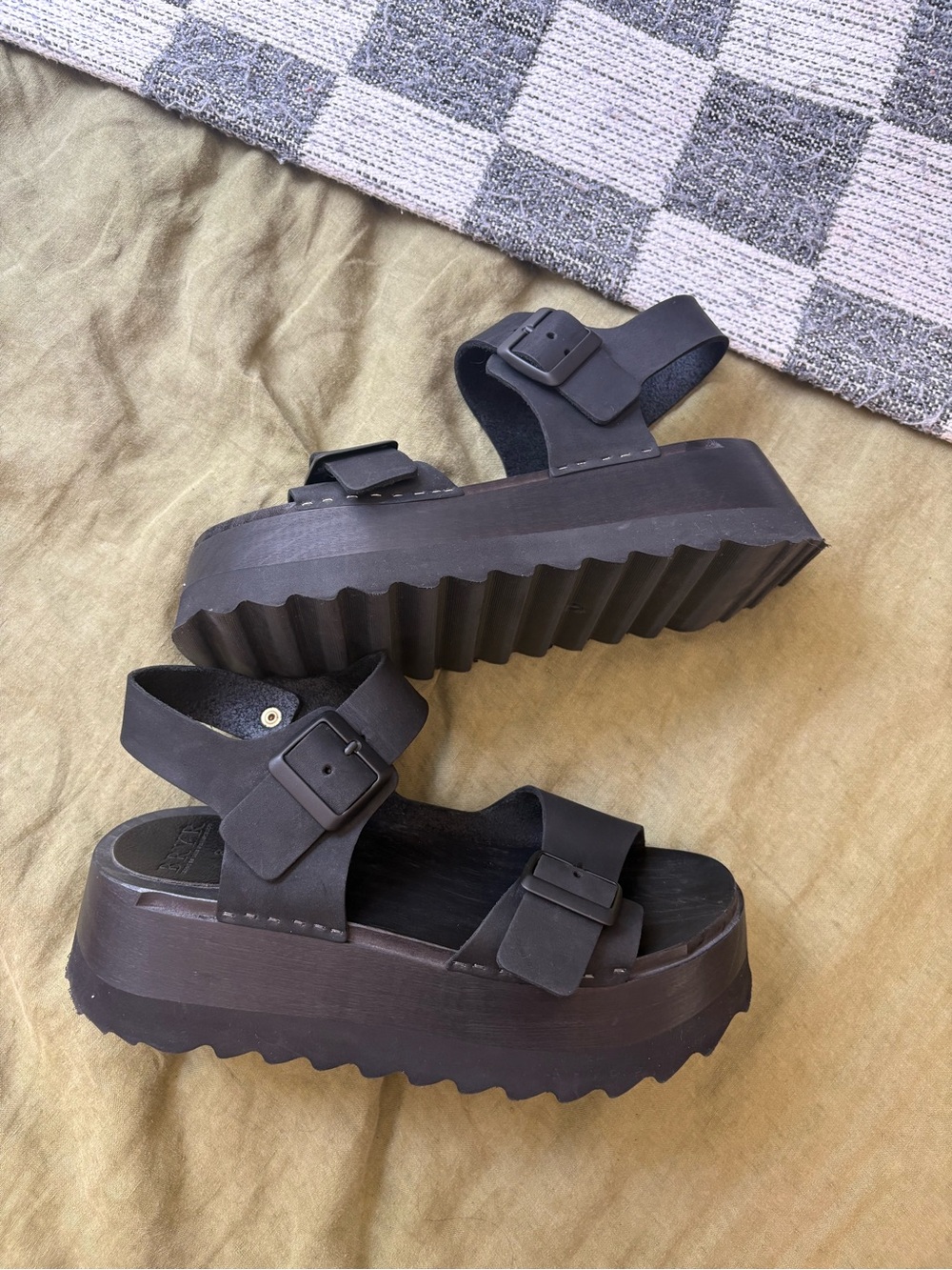 BRYR Gigi Platform Chonk Sandals in Monochrome Black size 8 / 38 - Picture 11 of 11